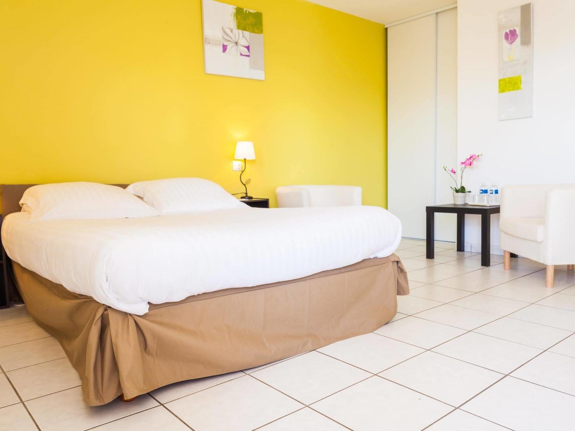 Le Grand Jardin Hotel Aujargues Exterior photo